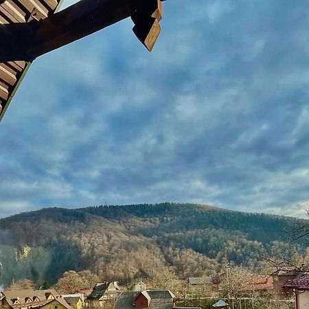 Отель Yaremche House Экстерьер фото