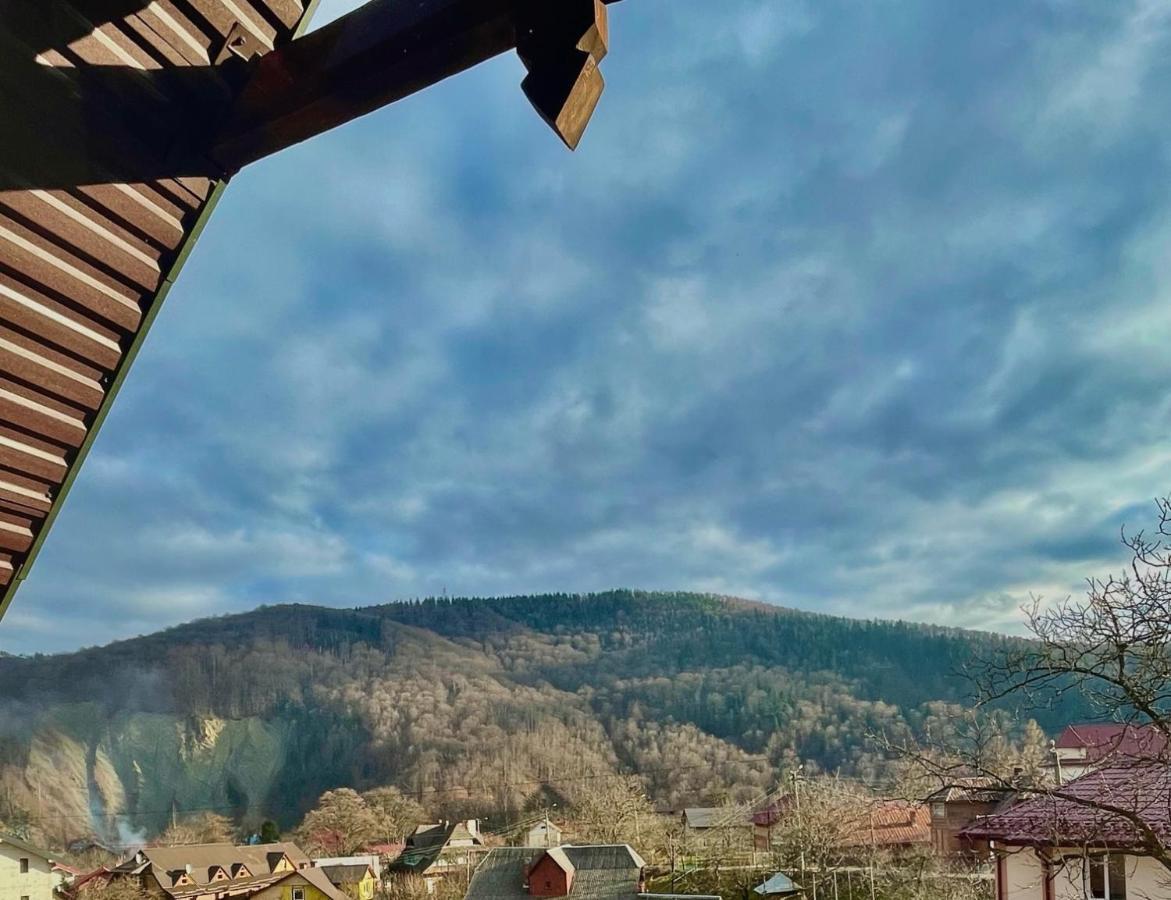 Отель Yaremche House Экстерьер фото